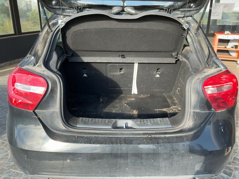 Mercedes-Benz A-Klasse A 180 BlueEfficiency Urban 2013 – снимка 15
