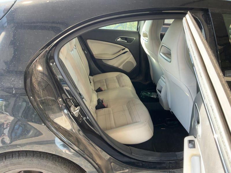 Mercedes-Benz A-Klasse A 180 BlueEfficiency Urban 2013 – снимка 19