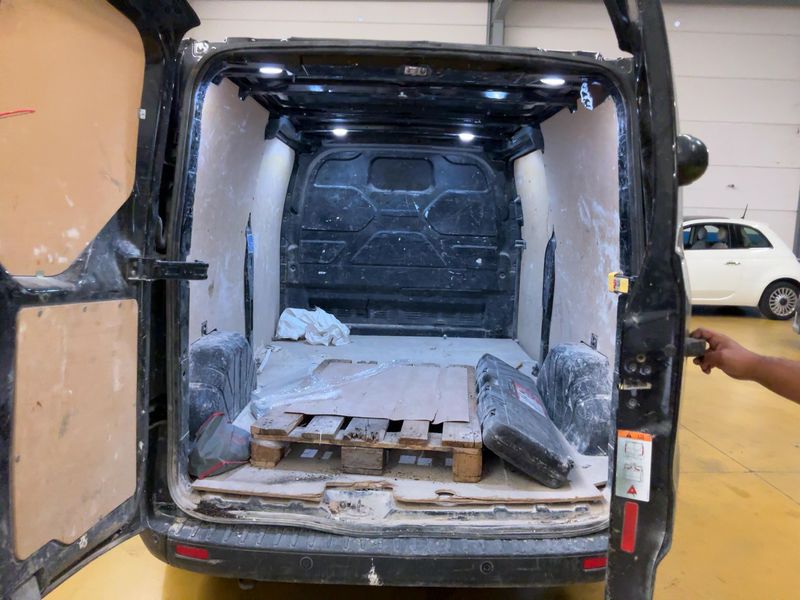 Ford Transit Custom 2.0 TDCi L2 Limited 2021 – снимка 15