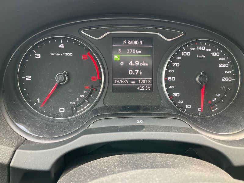 Audi A3 Sportback 2.0 TDI quattro Ambiente 2014 – снимка 18
