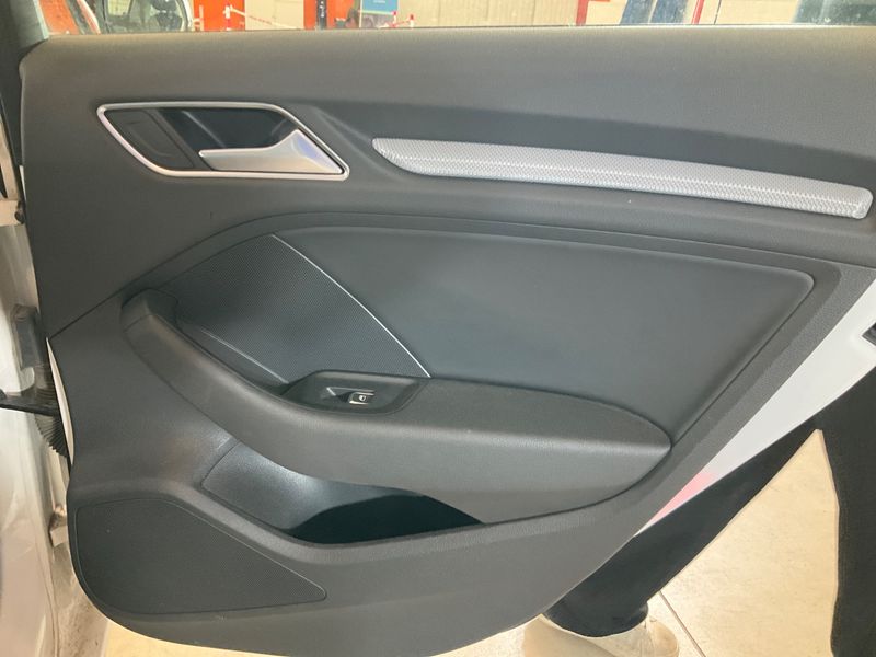 Audi A3 Sportback 2.0 TDI quattro Ambiente 2014 – снимка 38