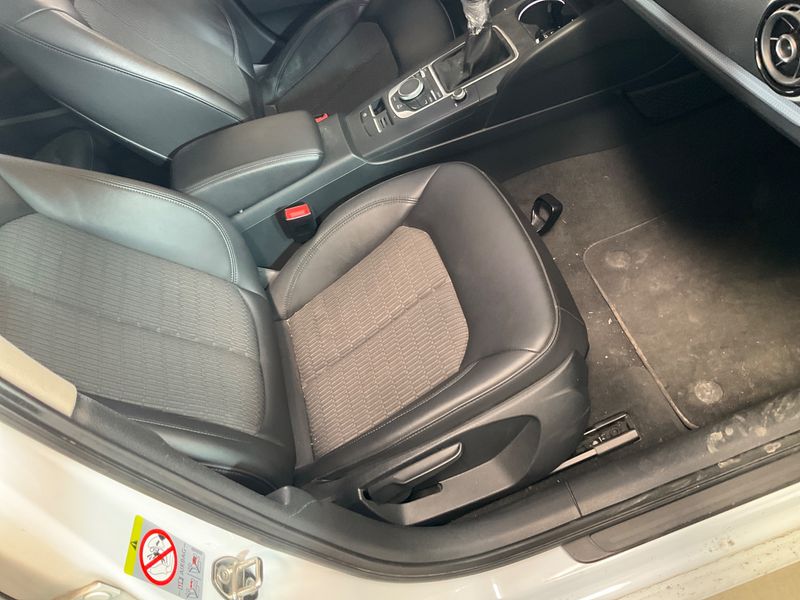Audi A3 Sportback 2.0 TDI quattro Ambiente 2014 – снимка 43