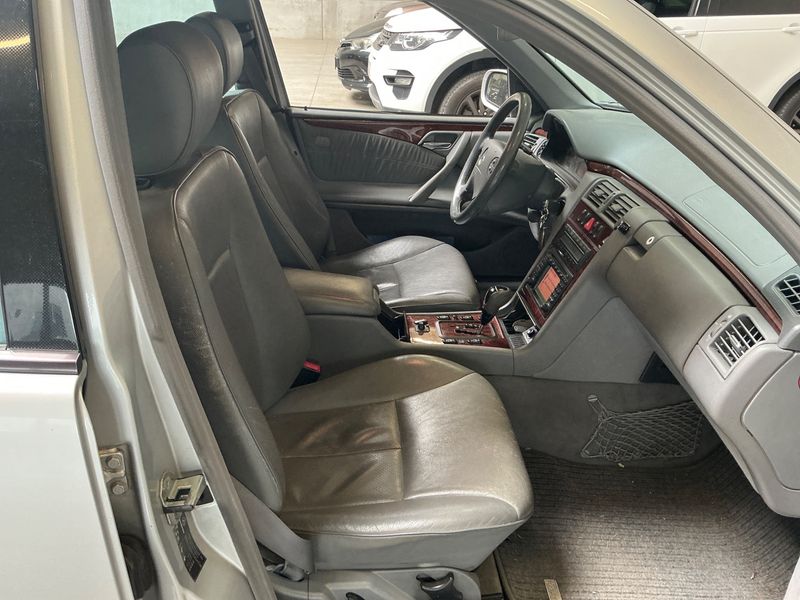 Mercedes-Benz E-Klasse E 220 CDI Avantgarde 2001 – снимка 3