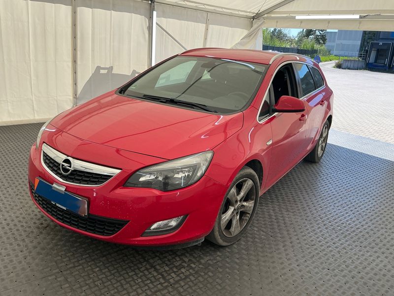 Opel Astra 1.4 Turbo Sport 2011 – снимка 1