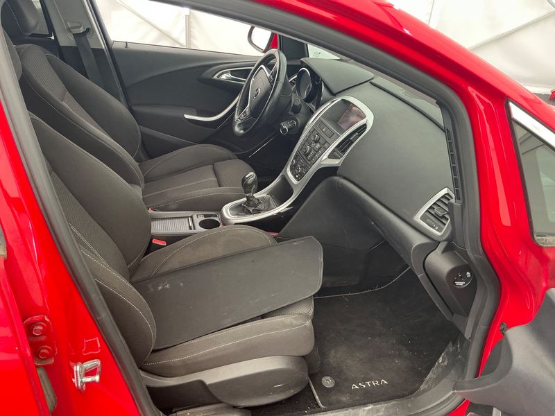 Opel Astra 1.4 Turbo Sport 2011 – снимка 3