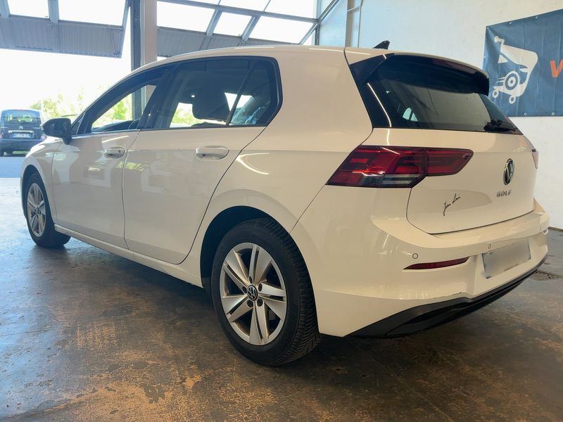 Volkswagen Golf VIII 2.0 TDI Life 1st 2020 – снимка 6