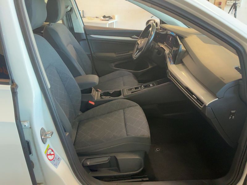 Volkswagen Golf VIII 2.0 TDI Life 1st 2020 – снимка 16