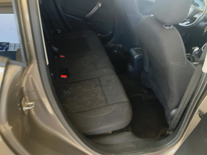 Peugeot 2008 1.6 Blue-HDi Style 2016 – снимка 19