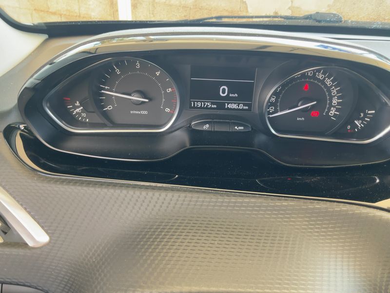 Peugeot 2008 1.6 Blue-HDi Style 2016 – снимка 18