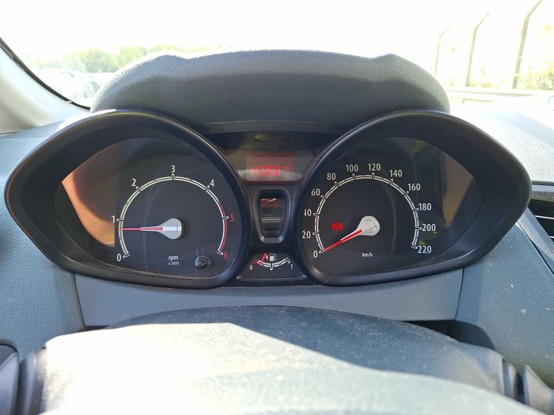 Ford Fiesta 1.4 TDCi Ambiente 2009 – снимка 12