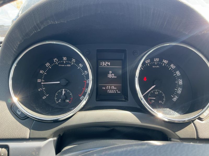 Skoda Yeti 2.0 TDI Ambition Outdoor 2015 – снимка 18