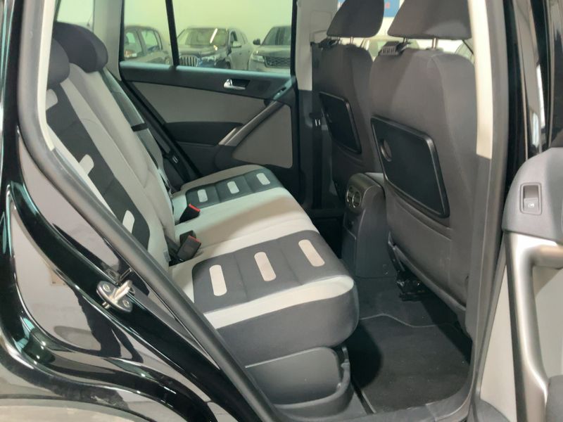 Volkswagen Tiguan 2.0 TDI Sport & Style 4Motion 2008 – снимка 19