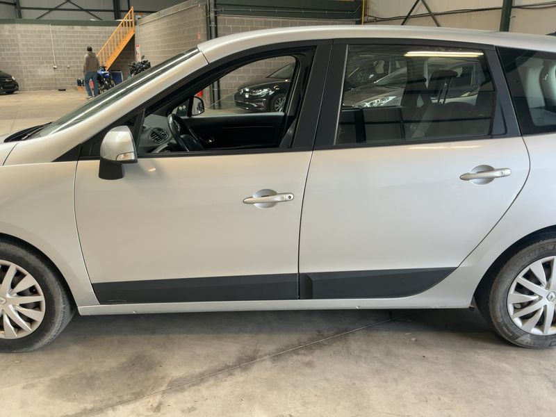 Renault Grand Scenic 1.5 dCi Expression 2013 – снимка 4