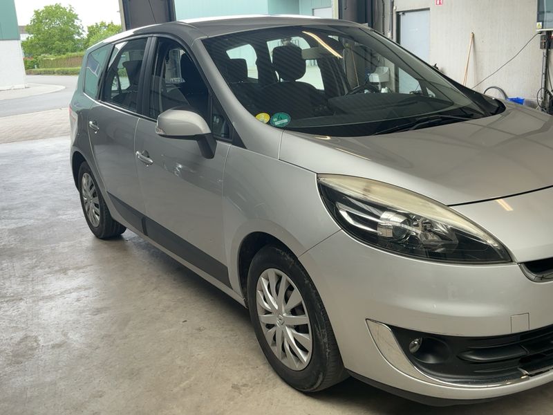 Renault Grand Scenic 1.5 dCi Expression 2013 – снимка 12