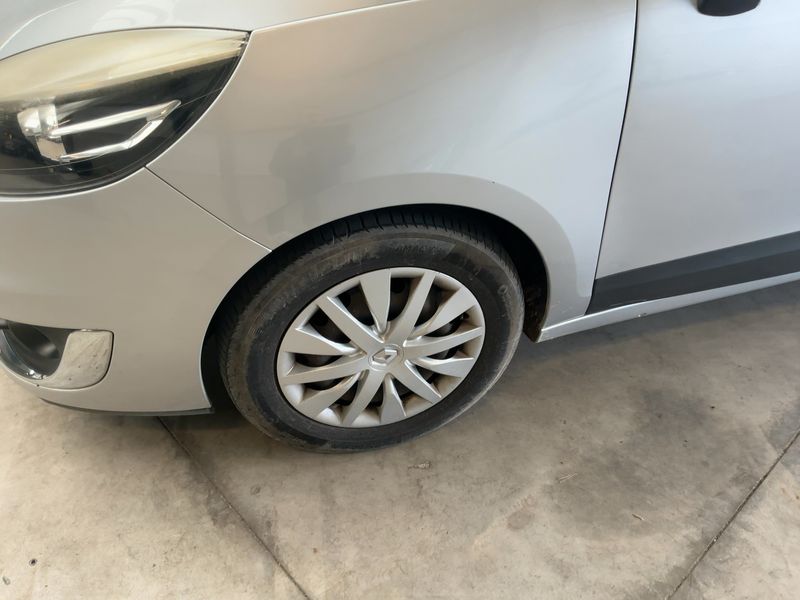 Renault Grand Scenic 1.5 dCi Expression 2013 – снимка 3