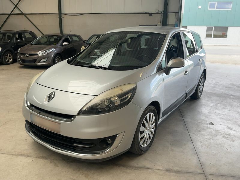 Renault Grand Scenic 1.5 dCi Expression 2013 – снимка 1