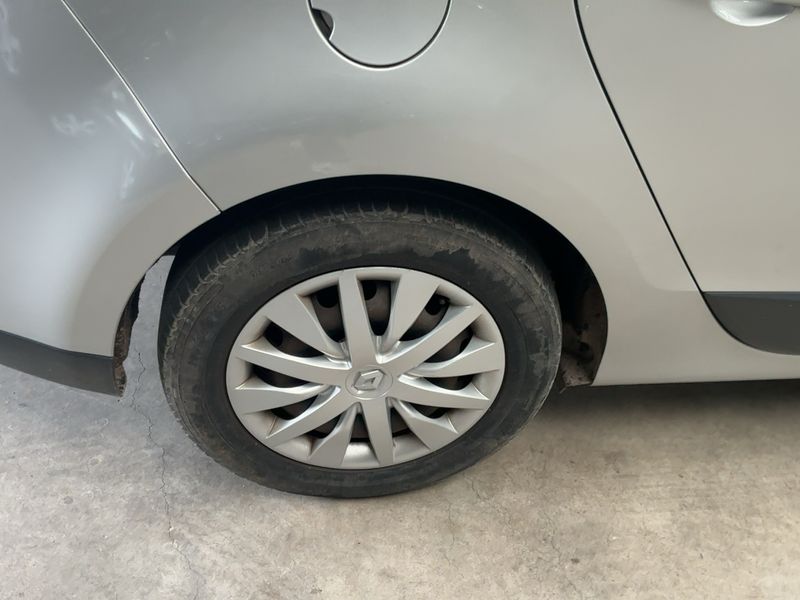 Renault Grand Scenic 1.5 dCi Expression 2013 – снимка 9