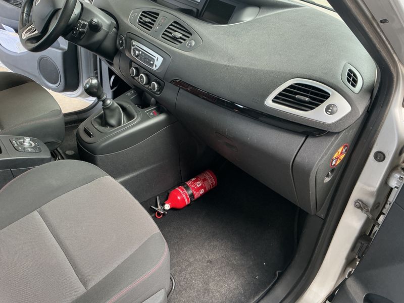 Renault Grand Scenic 1.5 dCi Expression 2013 – снимка 32