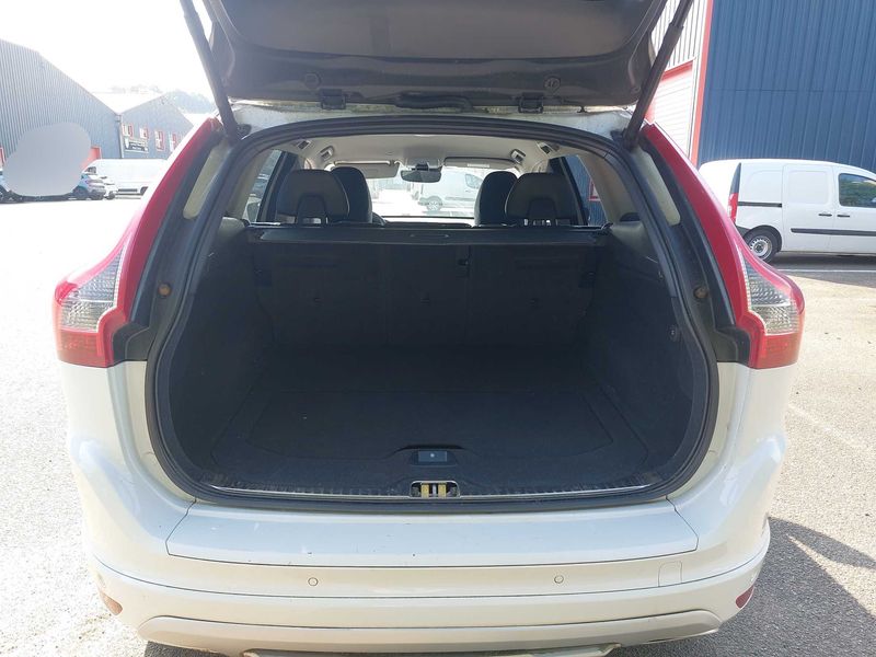 Volvo XC60 2.0 D3 Summum 2016 – снимка 9