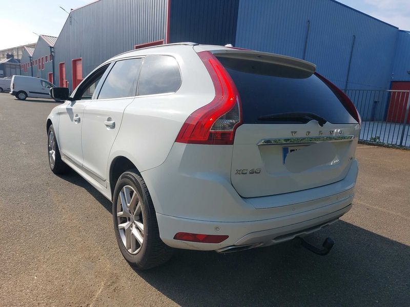 Volvo XC60 2.0 D3 Summum 2016 – снимка 3