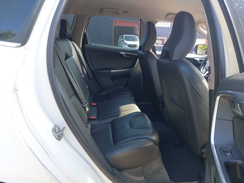 Volvo XC60 2.0 D3 Summum 2016 – снимка 14