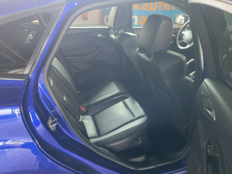 Ford Focus 2.0 EcoBoost ST 2012 – снимка 19