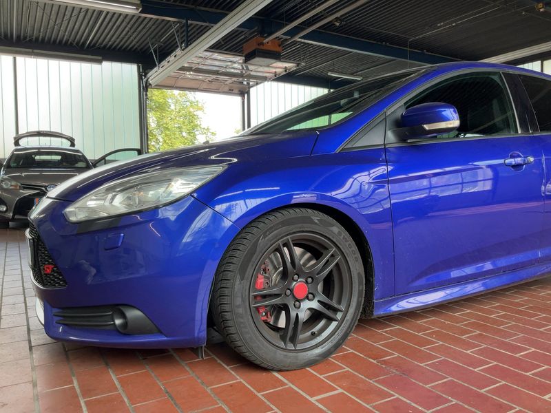 Ford Focus 2.0 EcoBoost ST 2012 – снимка 2