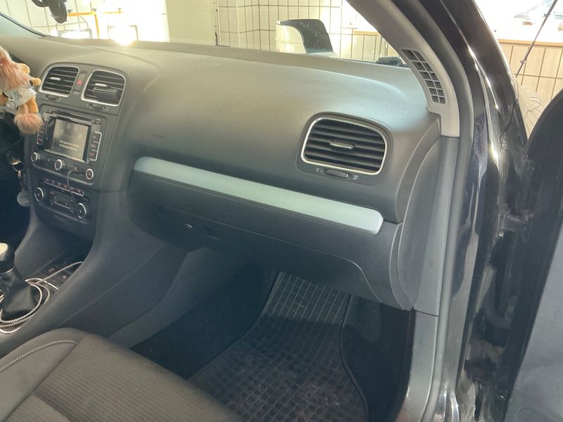 Volkswagen Golf VI 1.6 TDI Team 2011 – снимка на щета 42