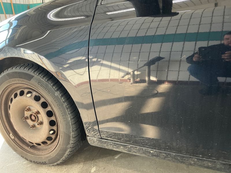 Volkswagen Golf VI 1.6 TDI Team 2011 – снимка на щета 35