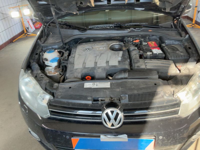 Volkswagen Golf VI 1.6 TDI Team 2011 – снимка 22