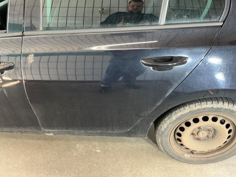 Volkswagen Golf VI 1.6 TDI Team 2011 – снимка на щета 33