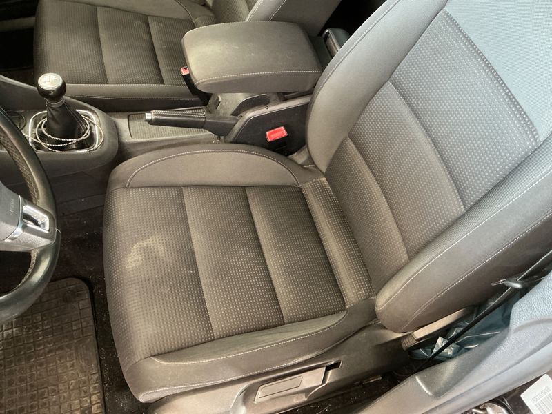 Volkswagen Golf VI 1.6 TDI Team 2011 – снимка на щета 50
