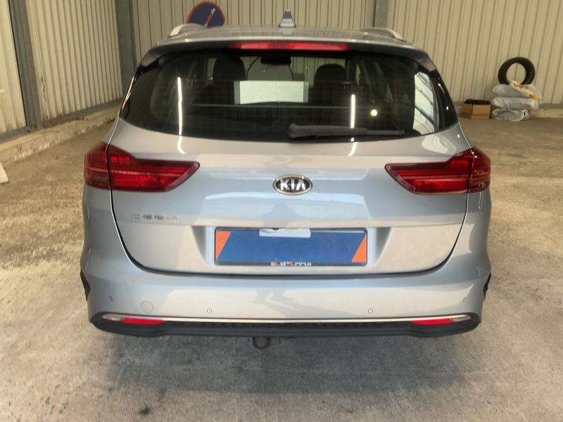 Kia cee'd 1.6 CRDi Vision 2019 – снимка 7