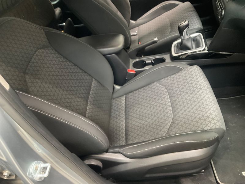 Kia cee'd 1.6 CRDi Vision 2019 – снимка 26