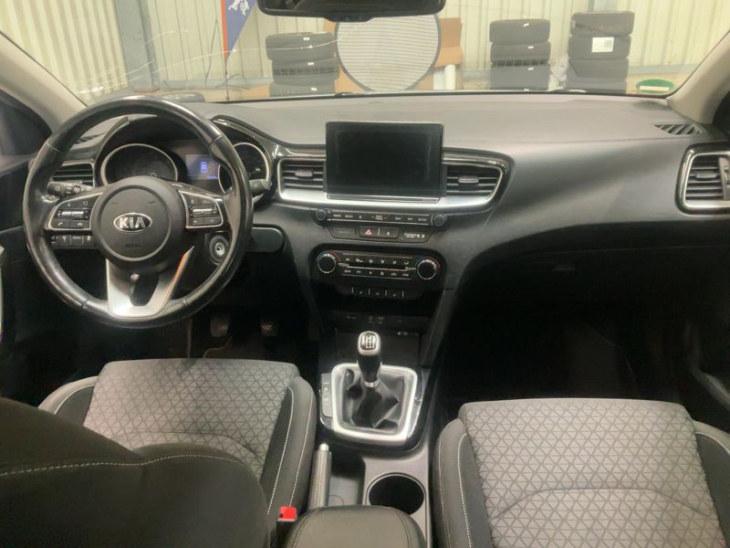 Kia cee'd 1.6 CRDi Vision 2019 – снимка 18