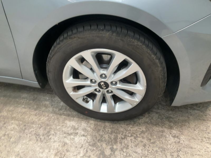 Kia cee'd 1.6 CRDi Vision 2019 – снимка 11