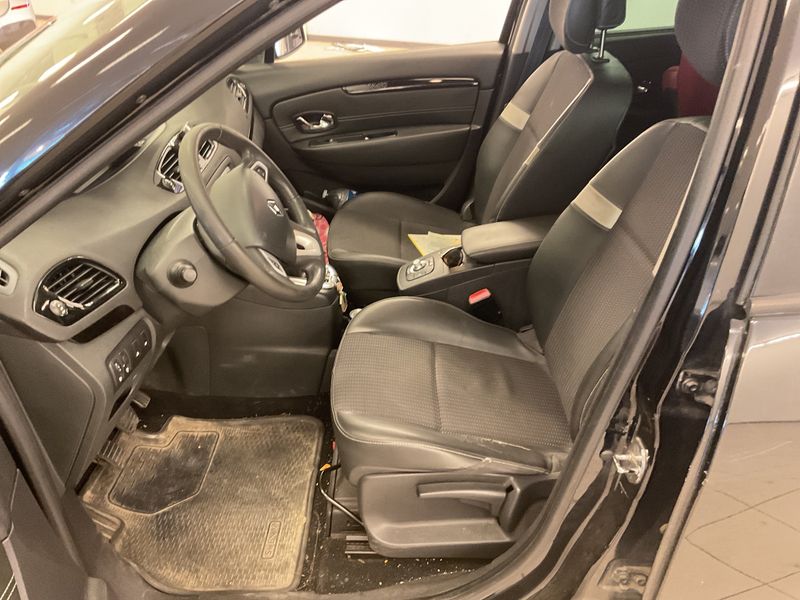 Renault Grand Scenic 1.6 dCi Dynamique 2012 – снимка 3