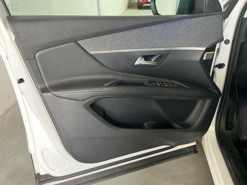 Peugeot 3008 1.2 PureTech Allure 2018 – снимка 31