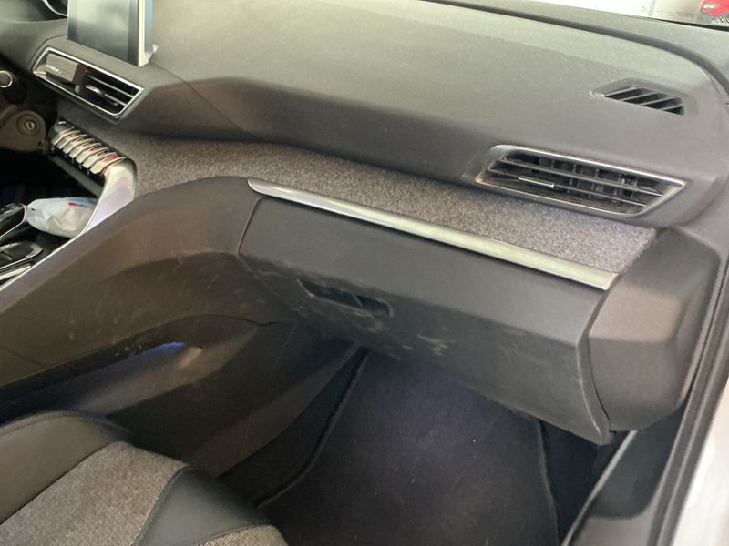 Peugeot 3008 1.2 PureTech Allure 2018 – снимка 26