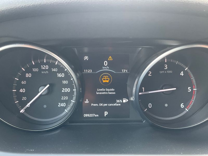 Land Rover Discovery Sport 2.0 Td4 SE AWD 2018 – снимка 18