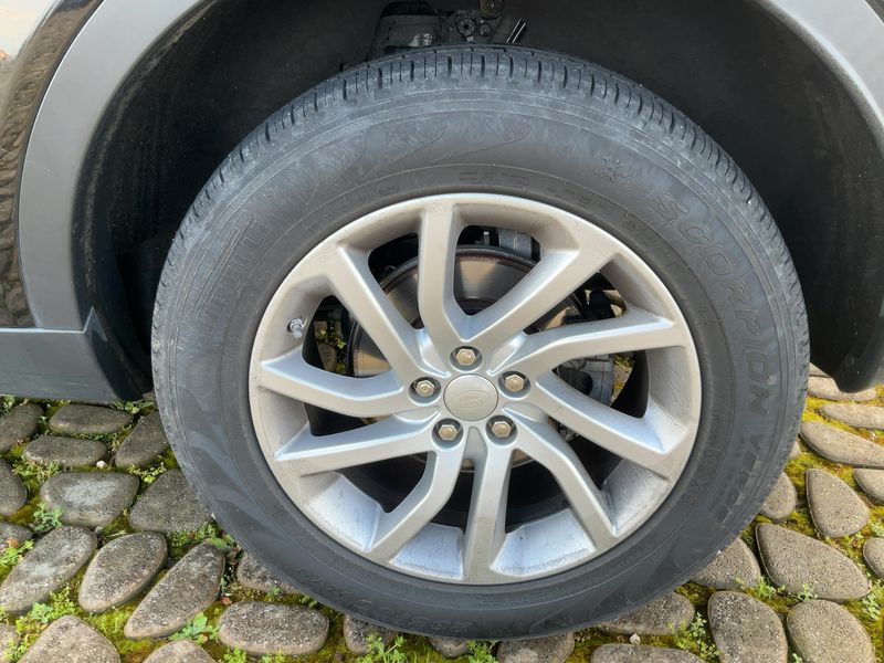 Land Rover Discovery Sport 2.0 Td4 SE AWD 2018 – снимка 5