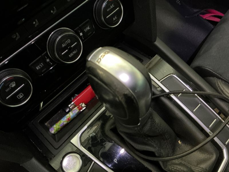 Volkswagen Passat 2.0 TDI Carat BlueMotion Tech 2016 – снимка 30