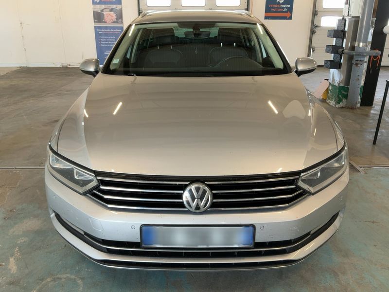 Volkswagen Passat 2.0 TDI Carat BlueMotion Tech 2016 – снимка 14