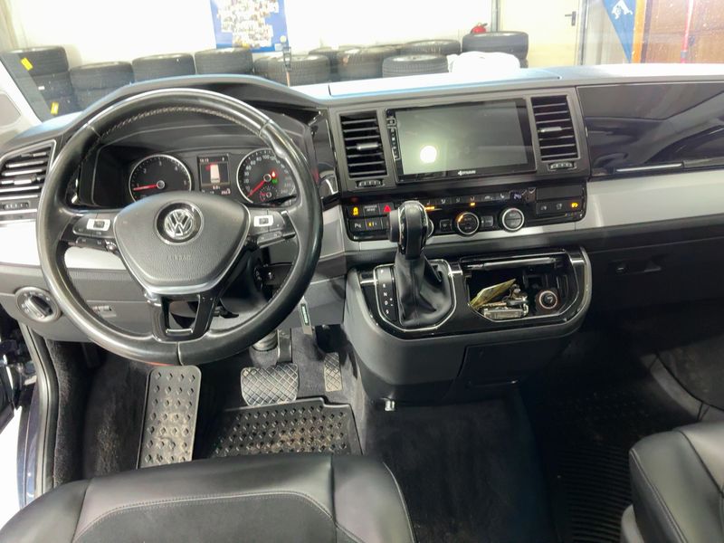 Volkswagen T6 Multivan 2.0 TDI Highline 2017 – снимка 18