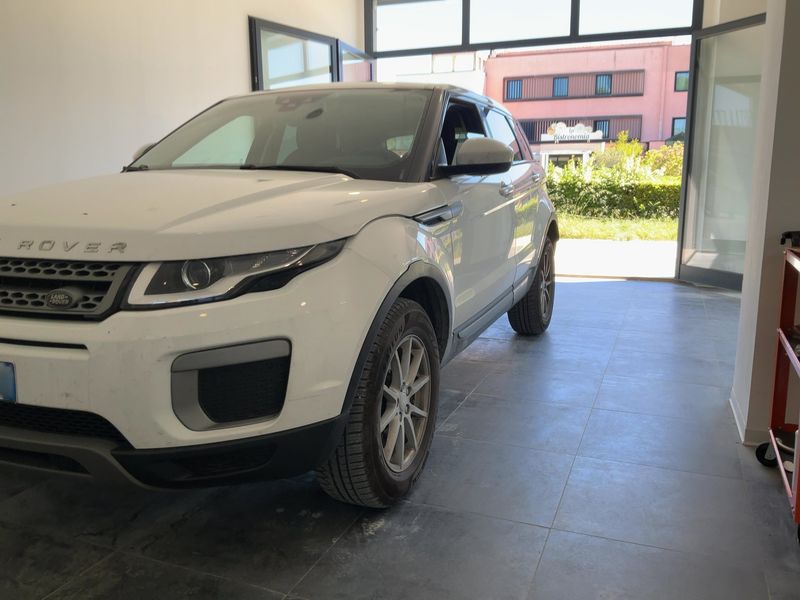 Land Rover Evoque 2.0 Td4 Pure 2016 – снимка 2