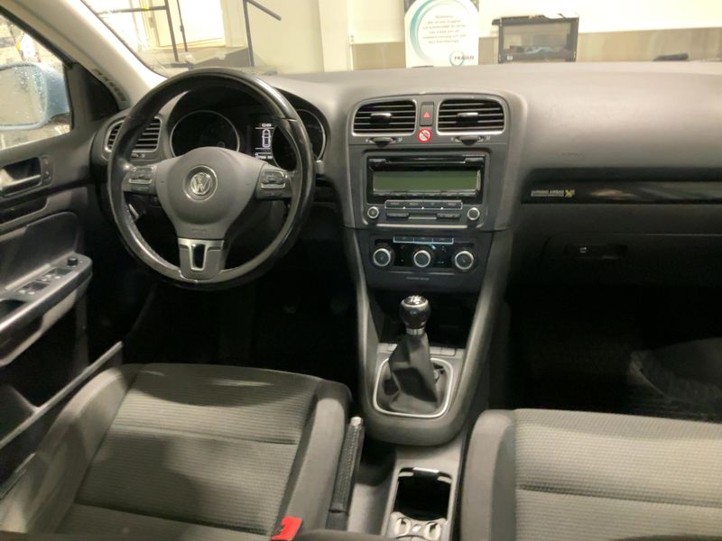 Volkswagen Golf VI 1.6 Comfortline 2010 – снимка 17