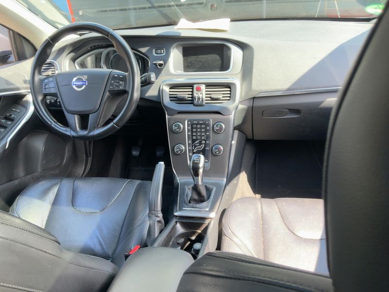 Volvo V40 1.6 T2 You! 2014 – снимка 17