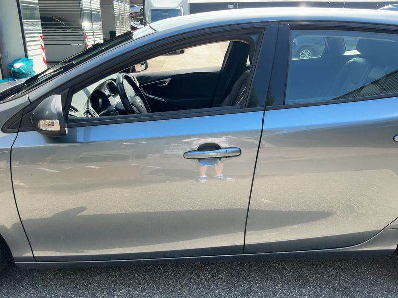 Volvo V40 1.6 T2 You! 2014 – снимка 4
