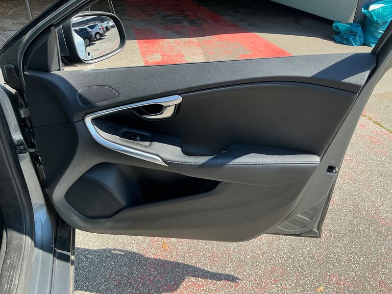 Volvo V40 1.6 T2 You! 2014 – снимка 25