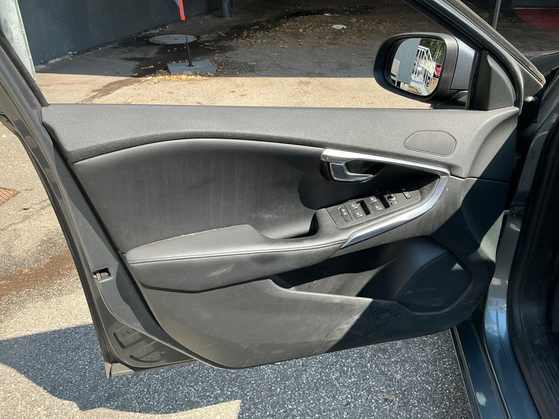 Volvo V40 1.6 T2 You! 2014 – снимка 29